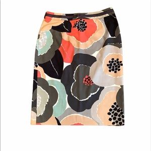 🔴- Boden Pencil Skirt Floral size 6